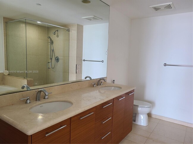 Building Photo - 50 Biscayne Blvd