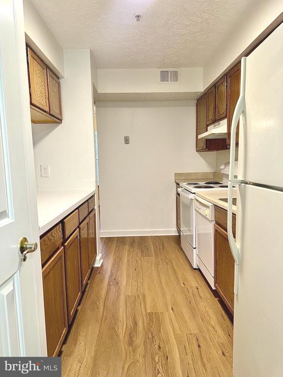 Building Photo - 6000 St Ignatius Dr