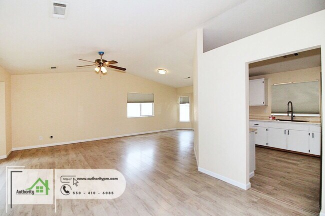 Building Photo - 1722 Almaden Dr