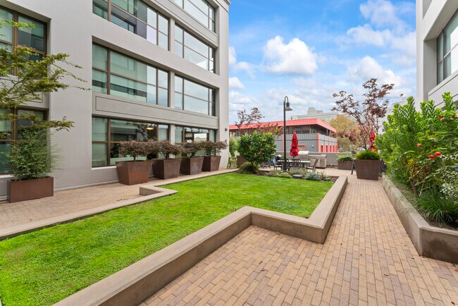 Courtyard - 311 2nd St