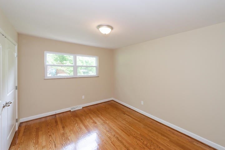 Bedroom 2 (available furnished with single bed) - 6917 Cresthill Dr