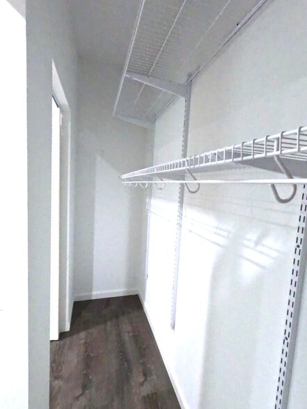 Building Photo - 563 Burritt St