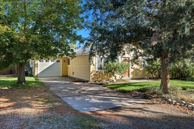 Building Photo - Updated 3-Bedroom Home with Oversized Pati...