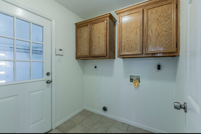 Building Photo - 3349 Eagle Point W Ave