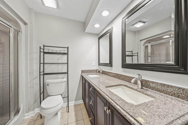Building Photo - 1094 Farrington Dr