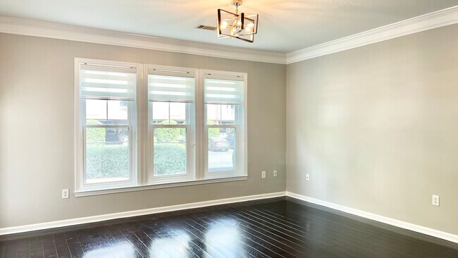 Building Photo - 1850 Cotillion Dr