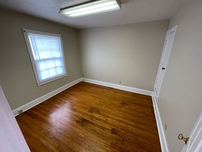 Building Photo - Great Brick Home or Office Space near down...
