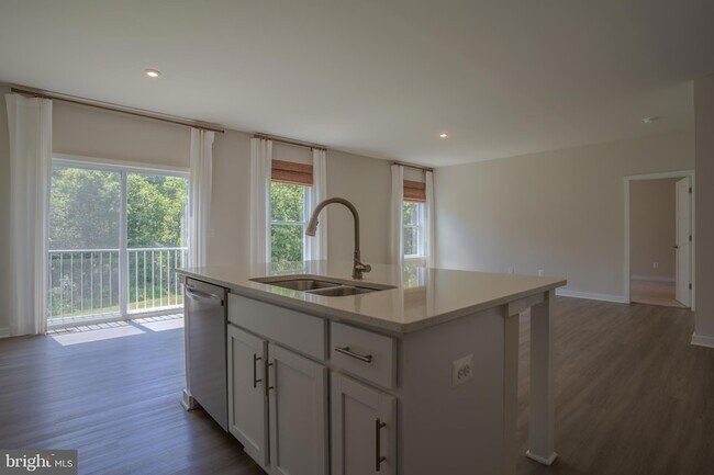 Building Photo - 79 Spatterdock Rd