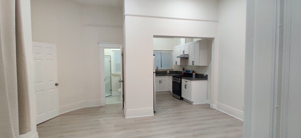Primary Photo - 1331 S Park Ave