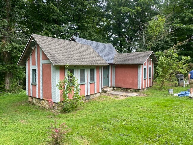 Building Photo - 37 Orchard Dr