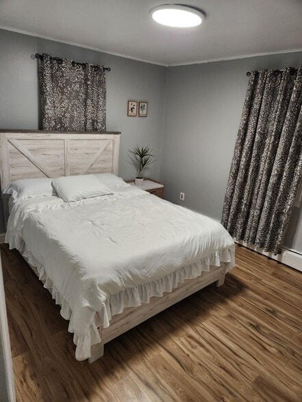 1st Floor Bedroom - 20 South Ln