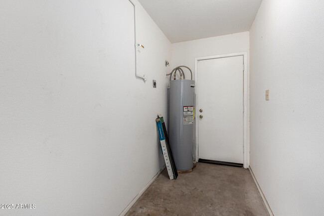 Building Photo - 421 E San Angelo Ave