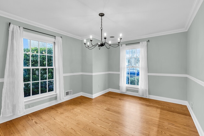 Building Photo - 20 Rosalie Ave