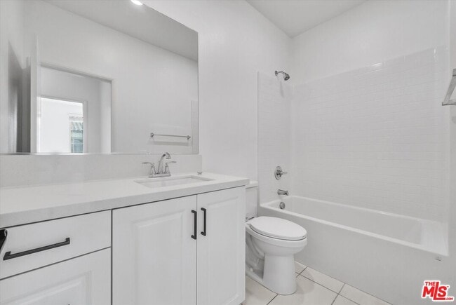 Building Photo - 4102 S Limecrest Paseo