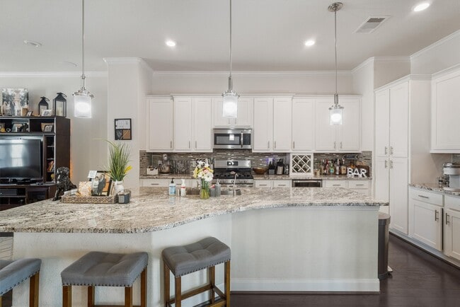 Building Photo - 8917 Wind Springs Dr