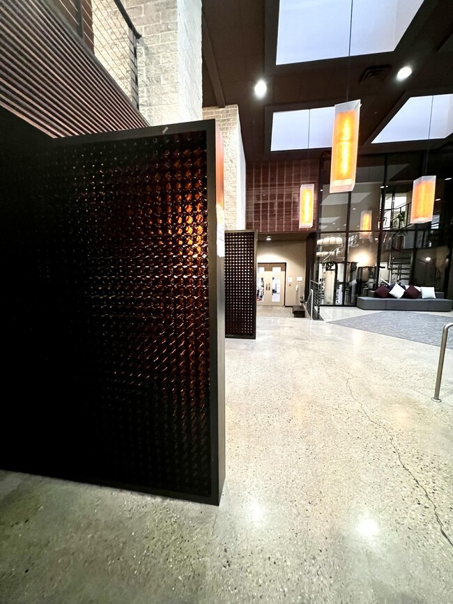 Building Photo - 270 E Highland Ave