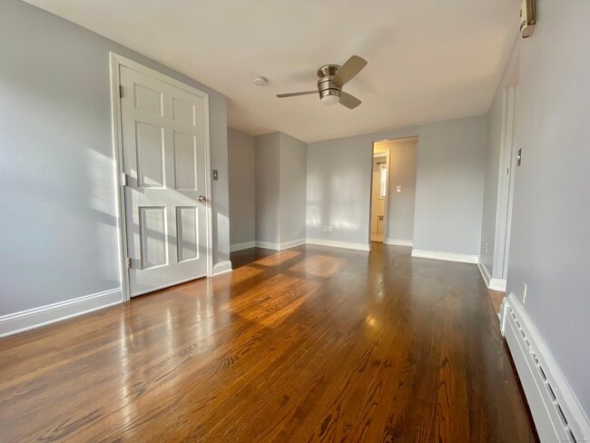 Building Photo - 446 Huntington Rd