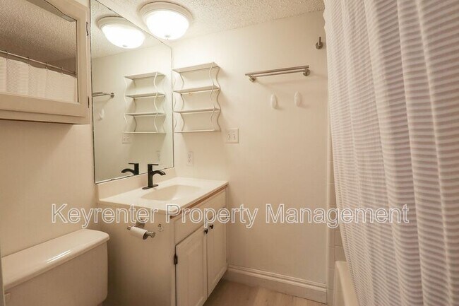 Building Photo - 1505 Riverside Dr