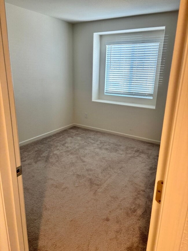 Building Photo - Stunning Natomas 4/2.5.  Backyard is AMAZING!  Please read ad for viewings!