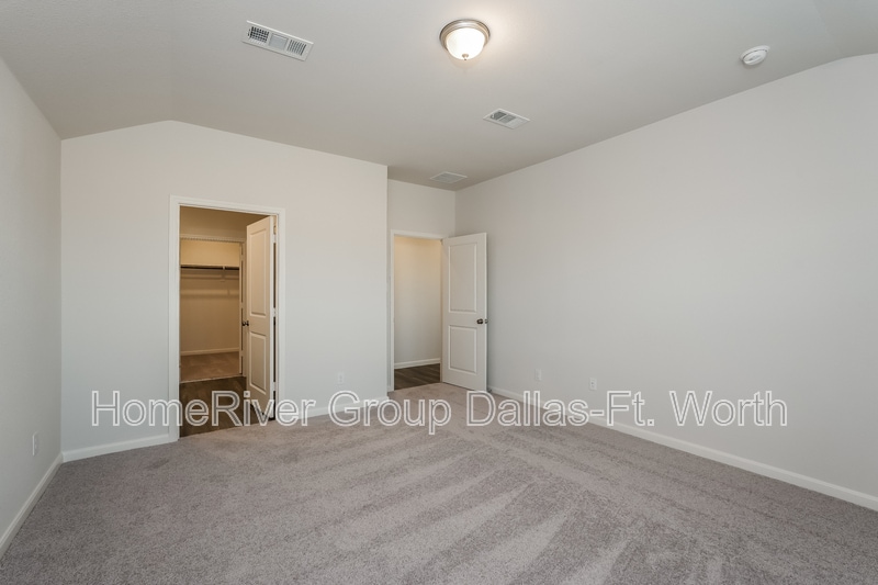 Building Photo - 605 Jameson