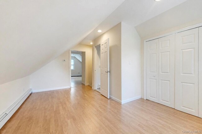 Building Photo - 3173 Roxbury Ln