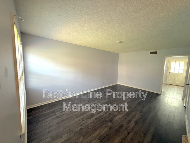 Building Photo - 4633 Old Lantern Way