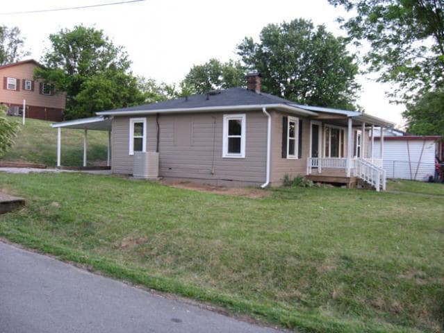Building Photo - Nice Home on Corner Lot