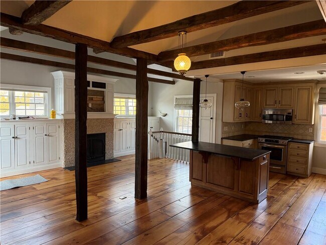 Building Photo - 31 Bradford St