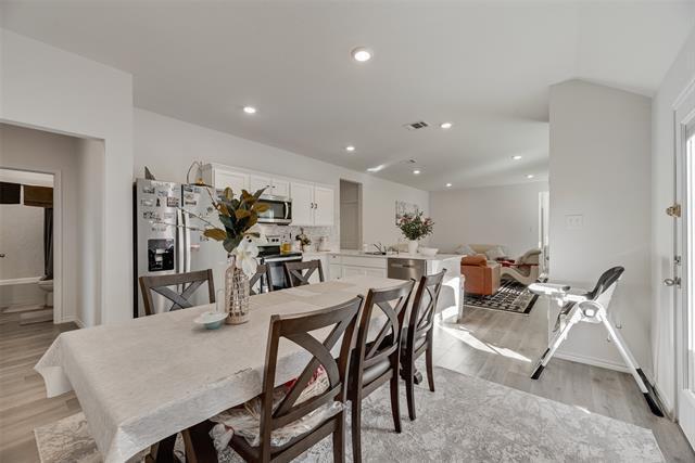 Building Photo - 627 Sweet Dream Wy