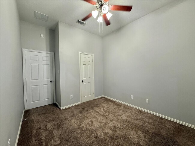Building Photo - 26823 Lakeridge Park Ln