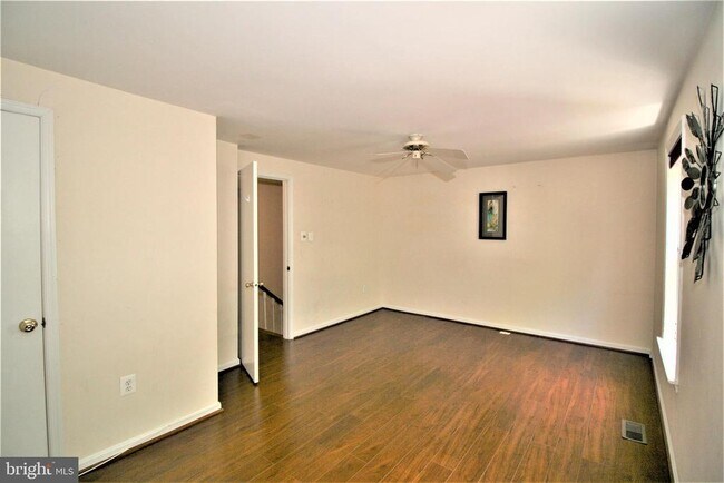 Building Photo - 10602 Tuppence Ct