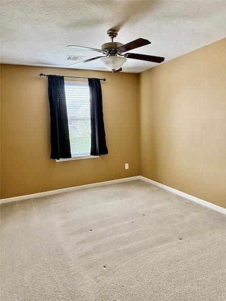 Building Photo - 16010 Limestone Lake Dr