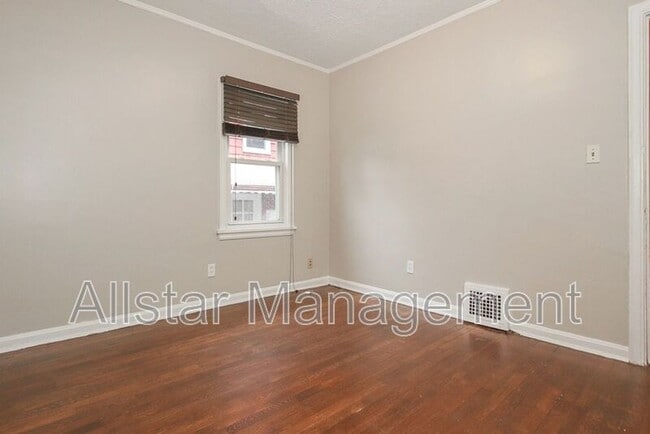 Building Photo - 1533 Genesee Rd