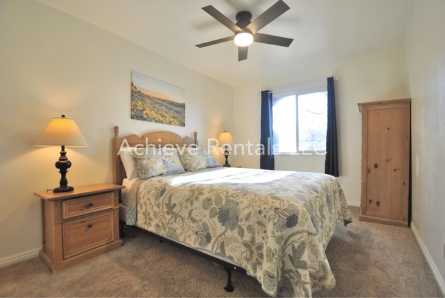 Building Photo - 240 E 400 N