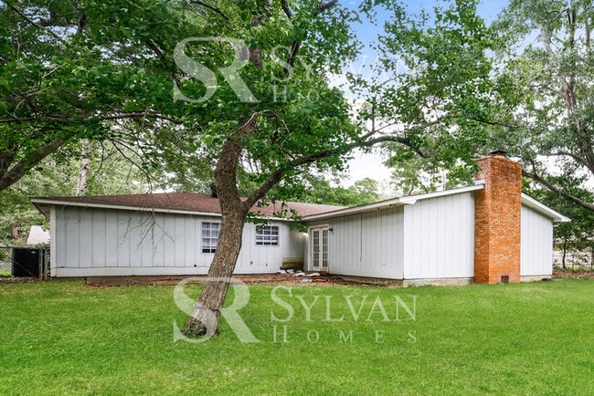 Building Photo - The Lifestyle You Deserve.