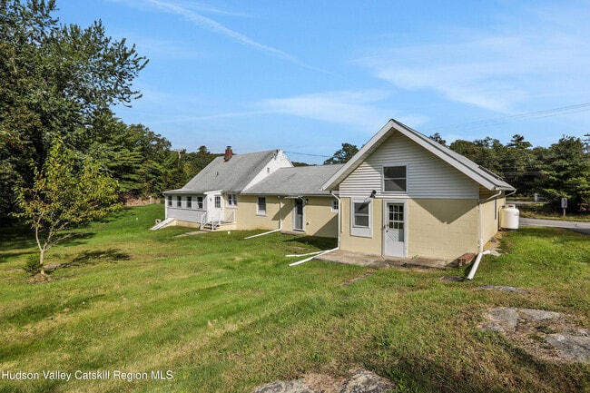 Building Photo - 1563-1567-1567 NY-28