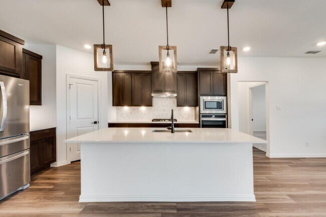 Building Photo - 2404 Swallowtail St