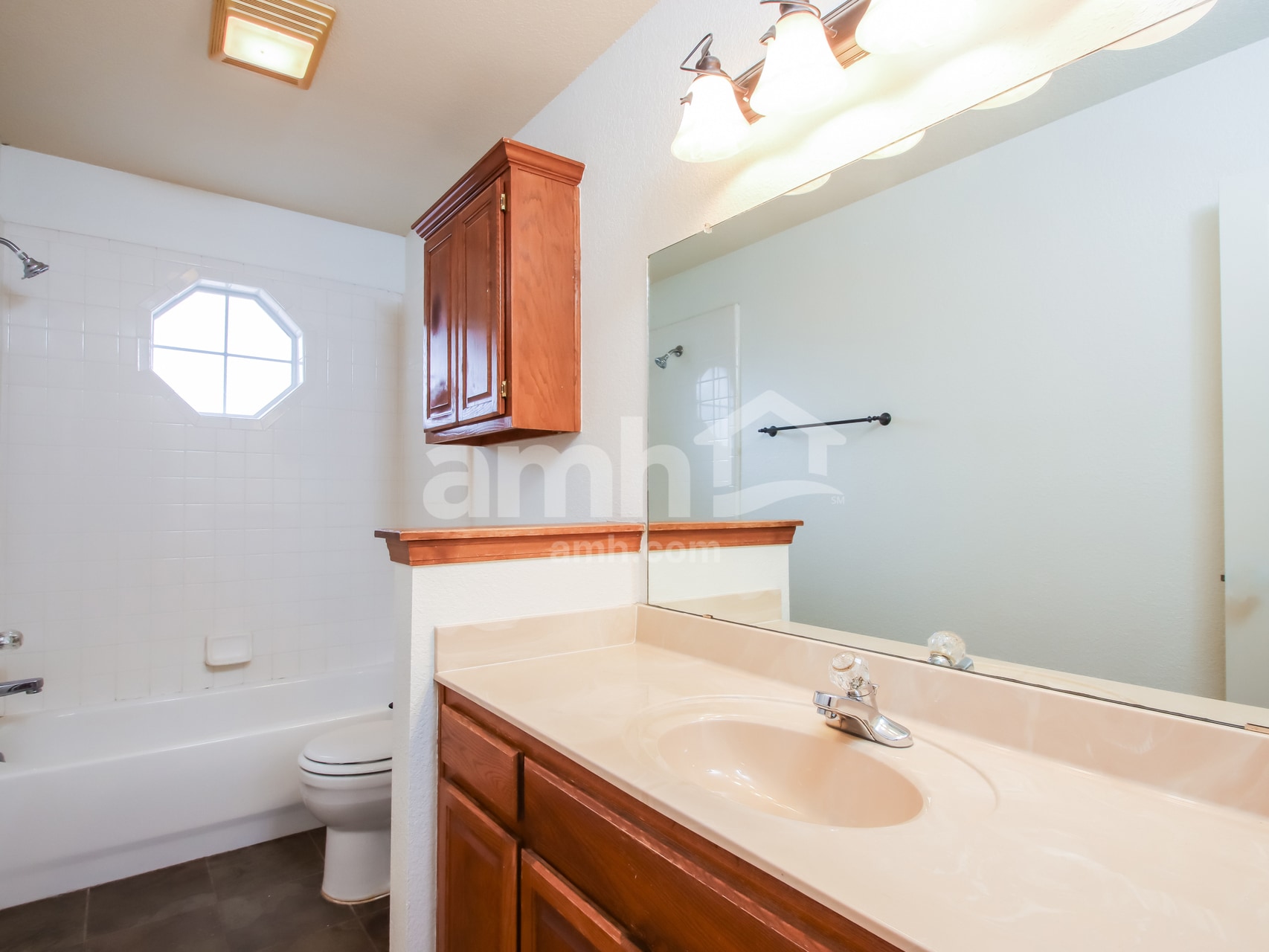 Building Photo - 10421 E 112th St S