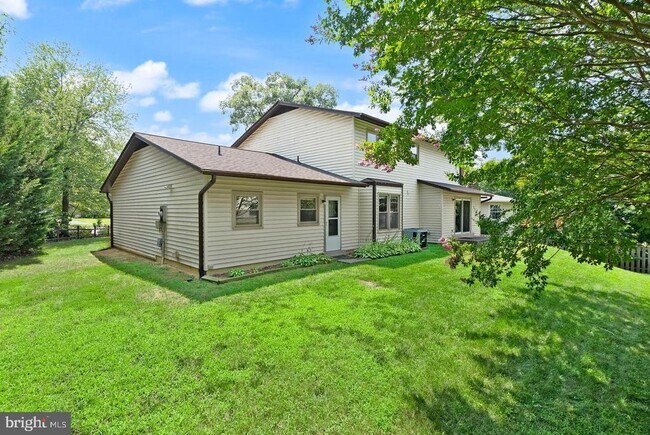 Building Photo - 8902 Huxley Ct