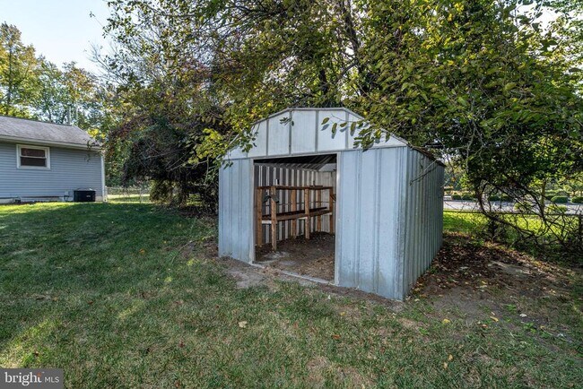 Building Photo - 400 E Main St