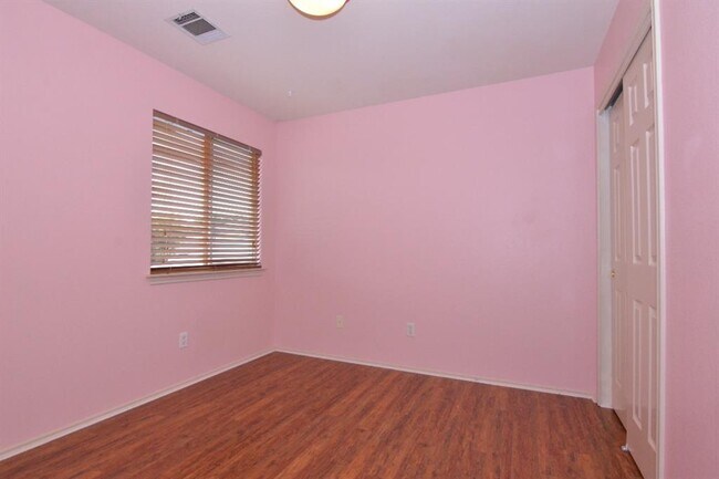 Building Photo - 115 Teasley