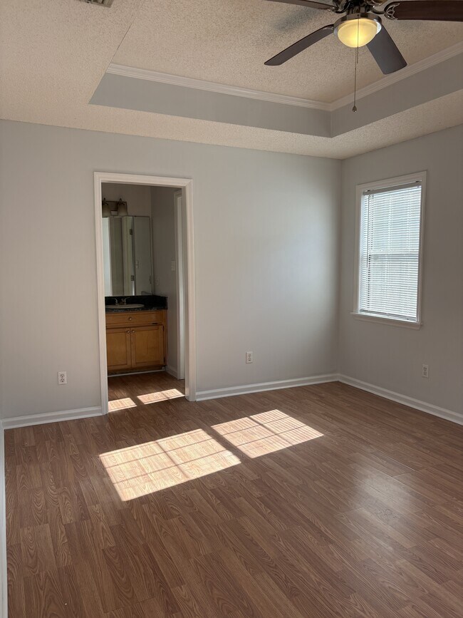 Building Photo - 3005 Schroer Dr