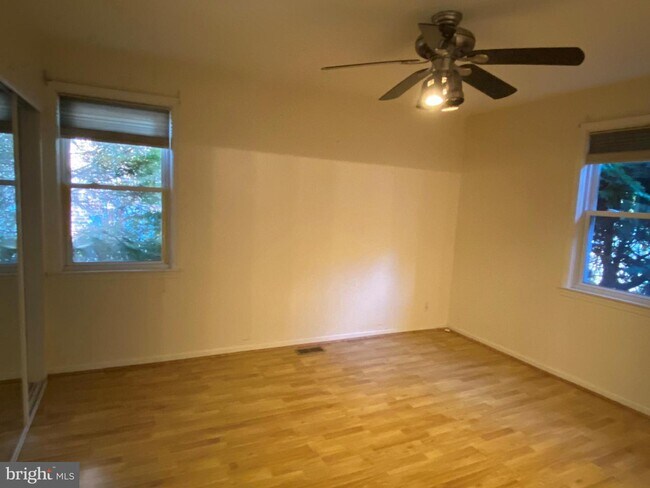 Building Photo - 3205 Labyrinth Rd