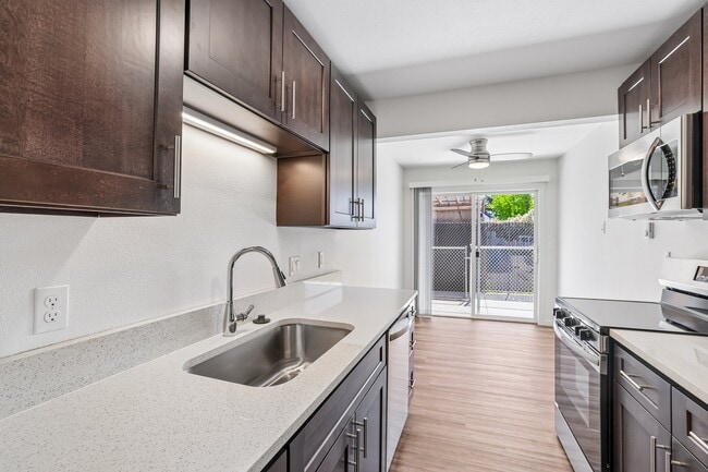 Building Photo - Midland Apartments