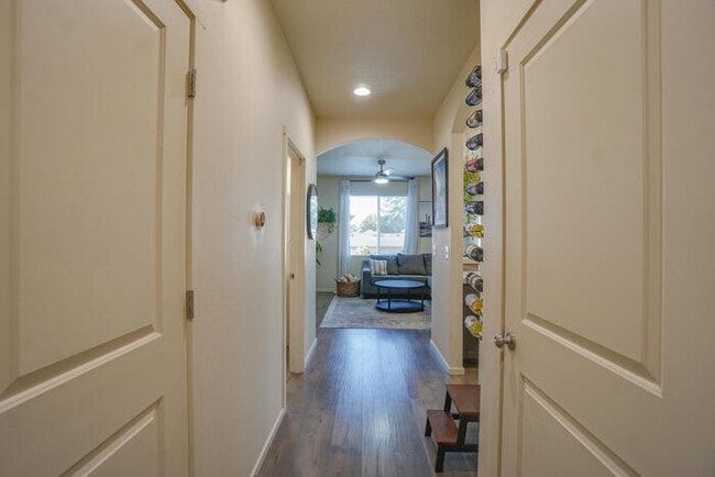 Building Photo - 1321 NE 72nd Way