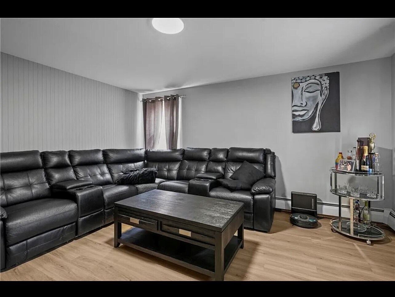 Living Room - 41 Dawson St