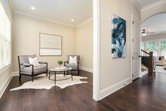Building Photo - 1290 Redbud Dr