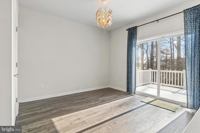 Building Photo - 14 Lilac Cir