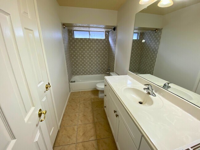 Building Photo - 21623 San Marino Dr