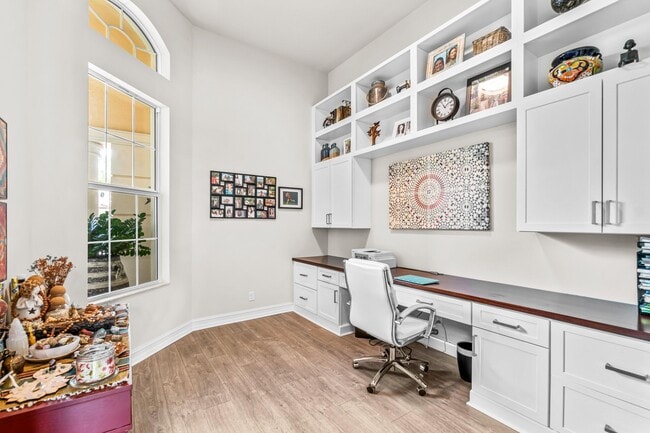 Building Photo - 114 Carmela Ct